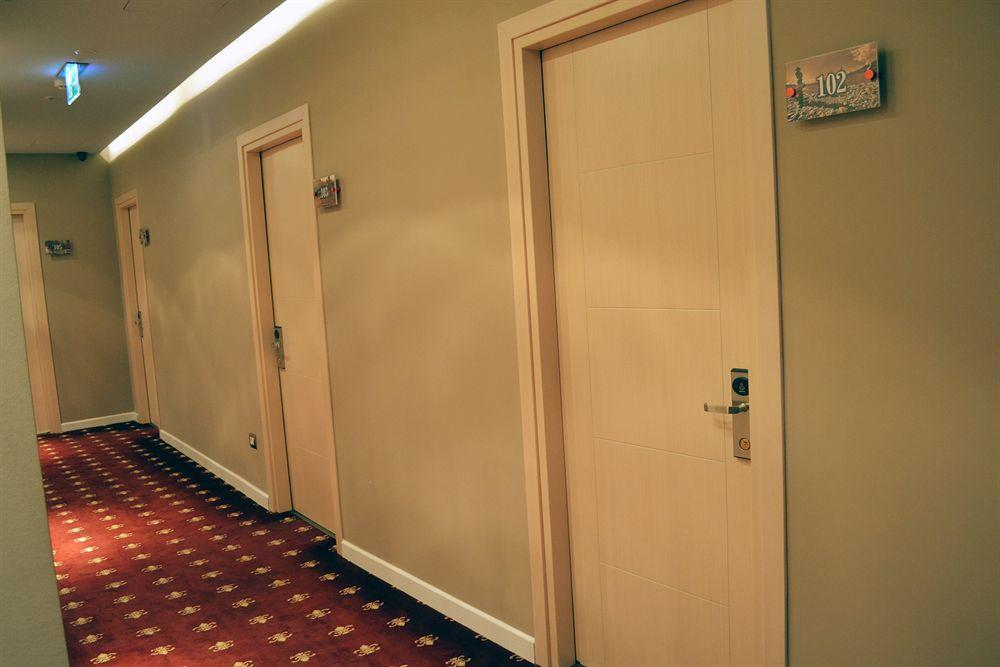 Sar'otel Boutique