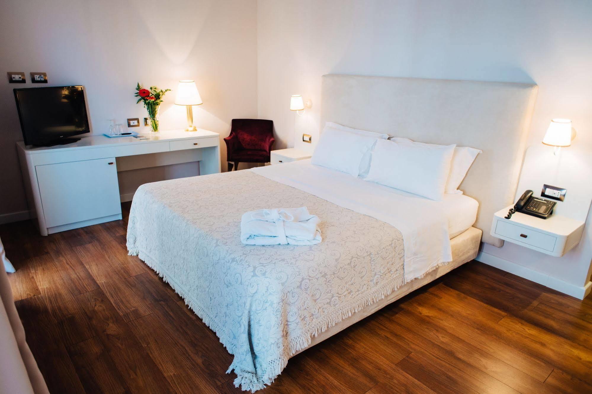 Hotel Sar'otel Boutique Tirana